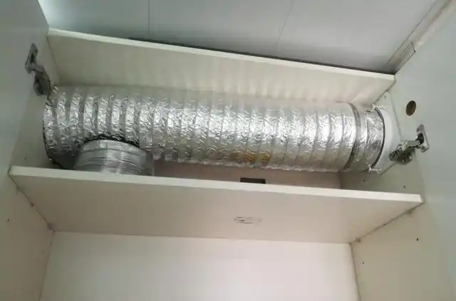 厨房烟道没有这样装赶快让工人返工满屋子烟谁受的了