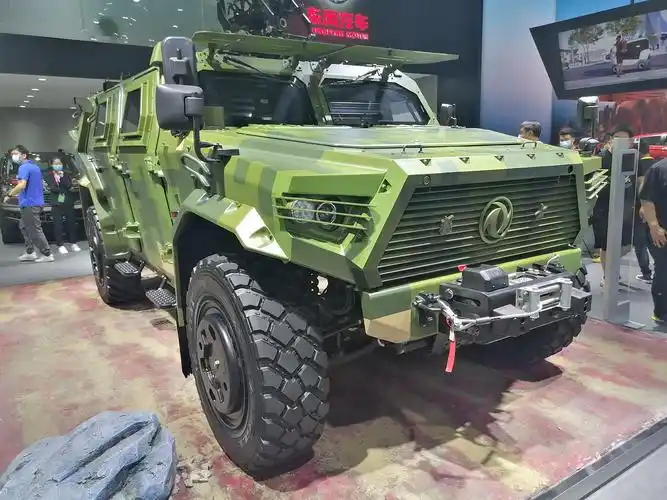 北京车展实拍|东风猛士装甲车亮相,高大威猛的大块头