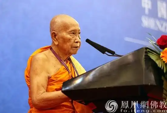 柬埔寨大宗派僧王狄旺发言(图片来源:凤凰网佛教 摄影:李保华)