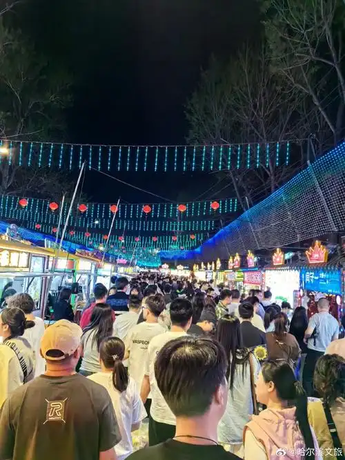 为致"静"高考,师大夜市6月7日,6月8日开摊时间调整为18:30—21:30;6月