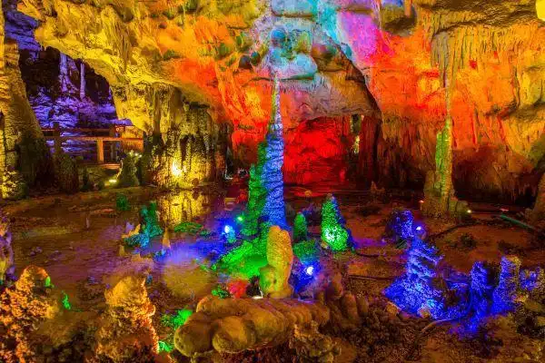 四川这个地下水晶宫,称誉为"中国溶洞精品"