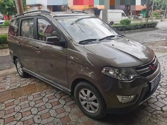 五菱宏光s棕色是我最喜欢的颜色爱了爱了