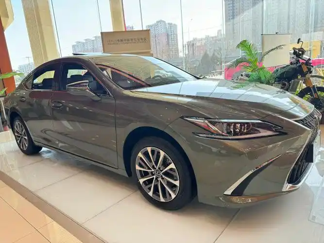 plog你们的雷克萨斯es都选了什么颜色啊?