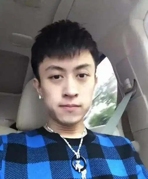 34岁顶级富二代栽了秦奋花五千万炒股无获利还被罚60万