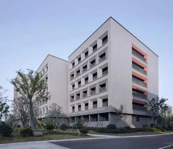 案例欣赏丨现代简约大气美观的中学宿舍楼