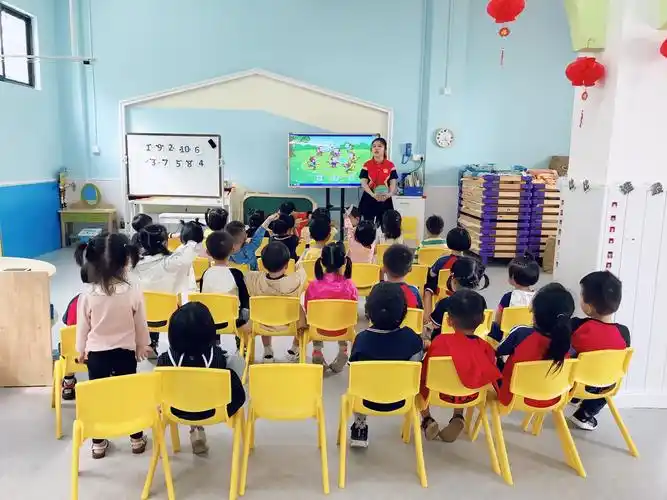 文华幼儿园——小一班宝贝第八周在园回忆录