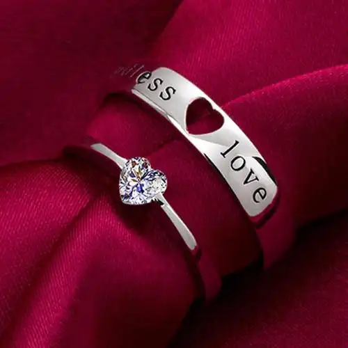 让人一看就知道是一对的,当然款式也以简洁为主i do结婚对戒