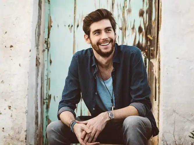 阿尔瓦罗·索莱尔