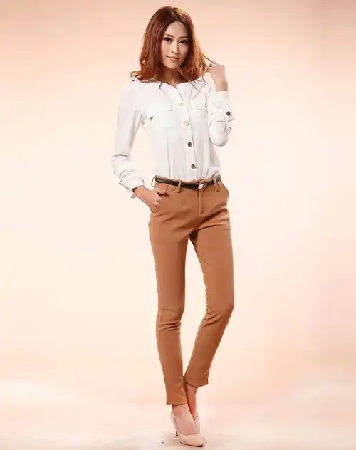 白色圆领雪纺长袖衬衫