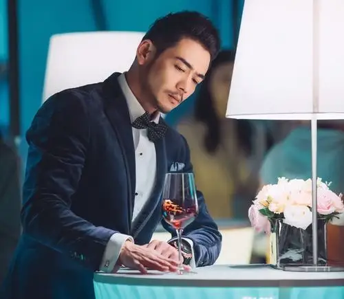 原创娜扎新剧,全剧换装260套成女性穿搭指南,杨烁演男主用力过猛