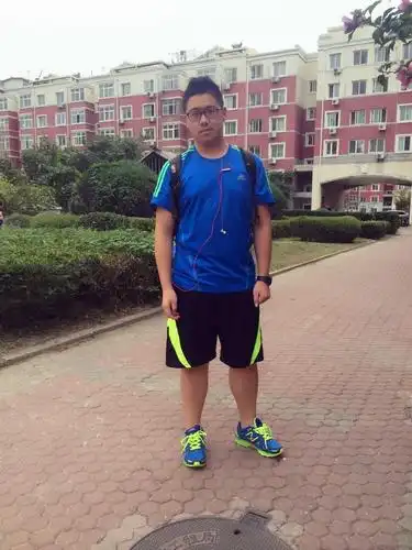 做好心理准备… 这是我17岁的照片, 当时177左右,体重直逼200斤