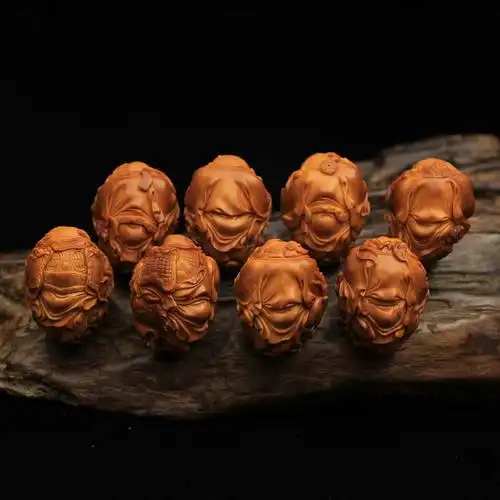 3*2.8cm苏工核雕《群仙会》