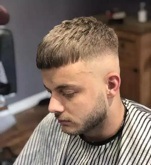 男生头发少的发型男士头发稀少怎么理发好看