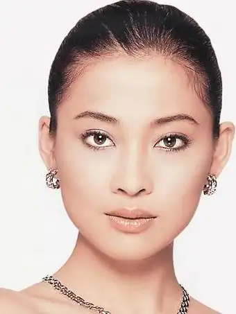 出轨女人的面相图