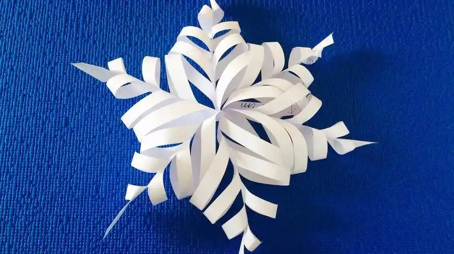 3分钟剪纸教程,教您制作简单的立体雪花