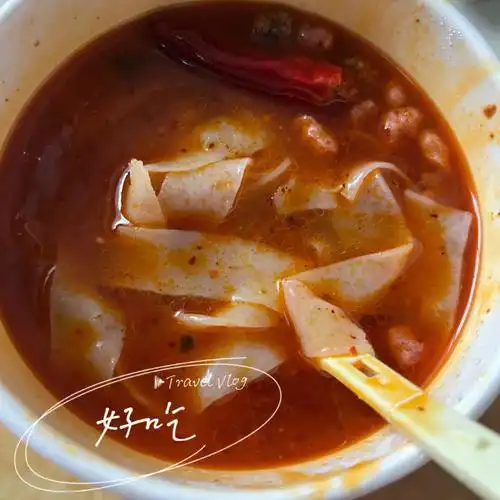 汤汁用来下烩面肯定很不错,下次试试去#懒人速食     #红烧牛肉板面