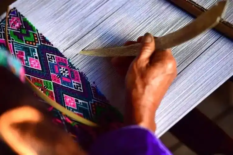 织锦:一分一寸深厚,一丝一缕捻过