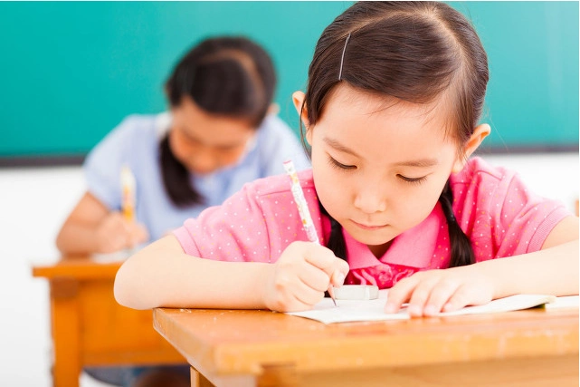 促学生全面发展新加坡废除小学低年级考试