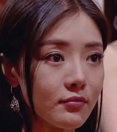 镜头大特写下的女星,景甜唐艺昕皮肤零瑕疵,网友:她皮肤最差