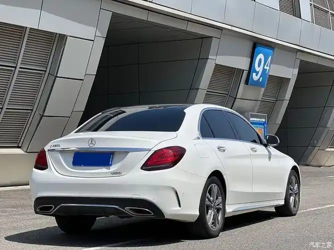 2019款奔驰c180l16t时尚型运动版表显8