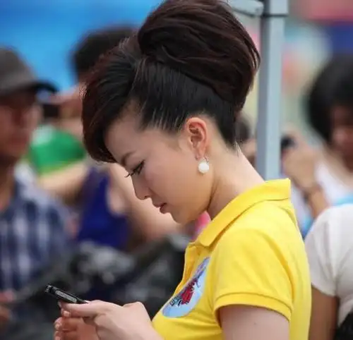 男生女生向前冲余声漂亮吗?上传个图片