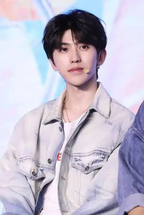 从蔡徐坤事件看,明星艺人该如何树立良好公众形象_社会_榜样_道德