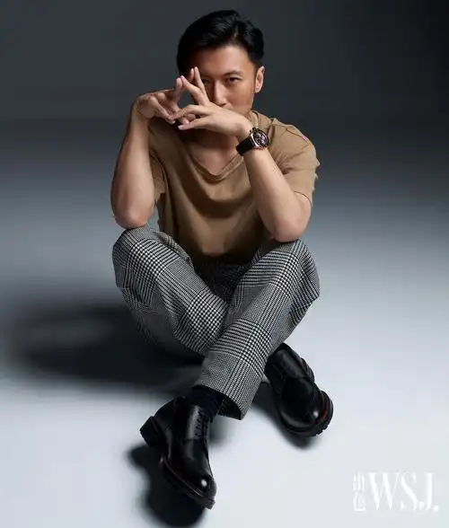 谢霆锋登封《出色wsj.》 眼神坚毅冷峻帅气