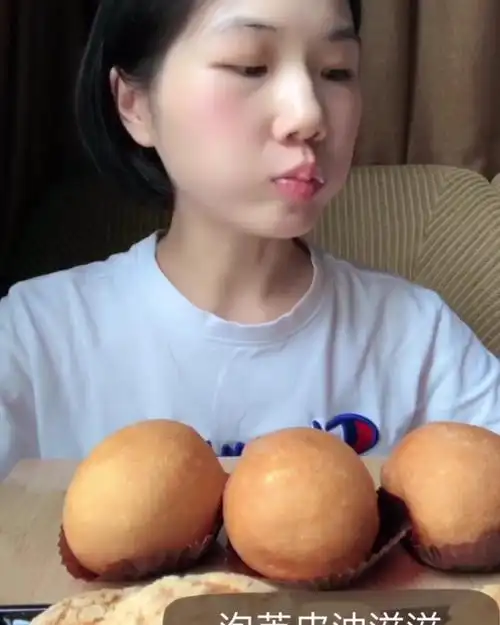 【吃播 嘉玲妹儿 西树泡芙合集】抹茶香草可可咸蛋黄流沙爆浆奶油酥皮