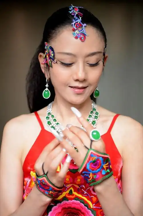 杨丽萍简历及个人资料简介(杨丽萍简历及个人资料简介身高体重)