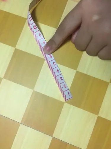 5厘米,棋盘对角有8个格.