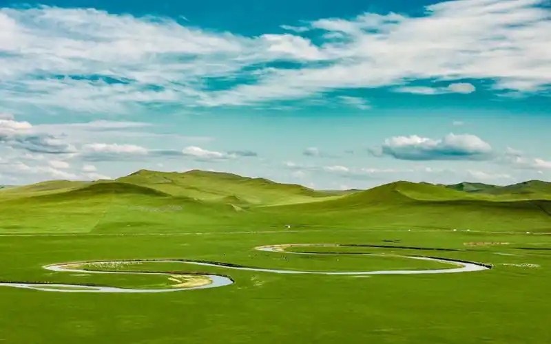 唯美辽阔的草原风光桌面壁纸
