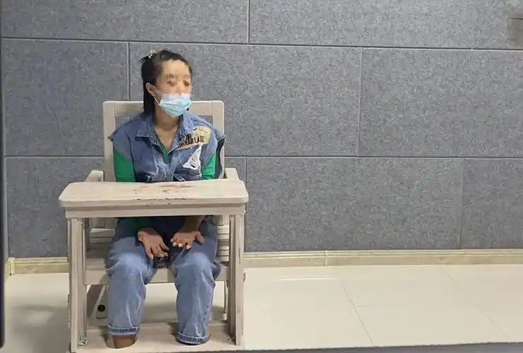 警方讯问犯罪嫌疑人(央广网发 江津区公安局供图)