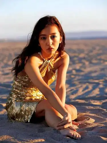 女星板野友美嫁人了,男方恐有大男子主义