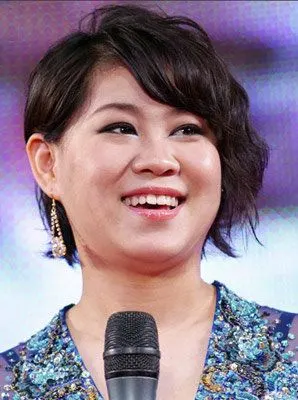 这么神奇吗 岳云鹏旧照撞脸小沈阳老婆沈春阳-娱乐频道-长城网