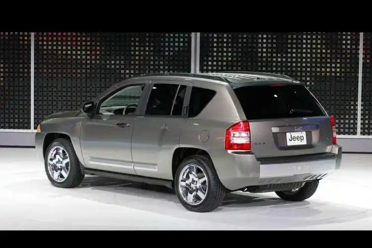 09款指南者 2.4 运动版 外观