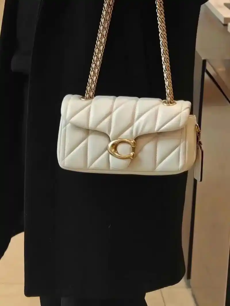 蔻驰新款quilted tabby shouler bag - 抖音