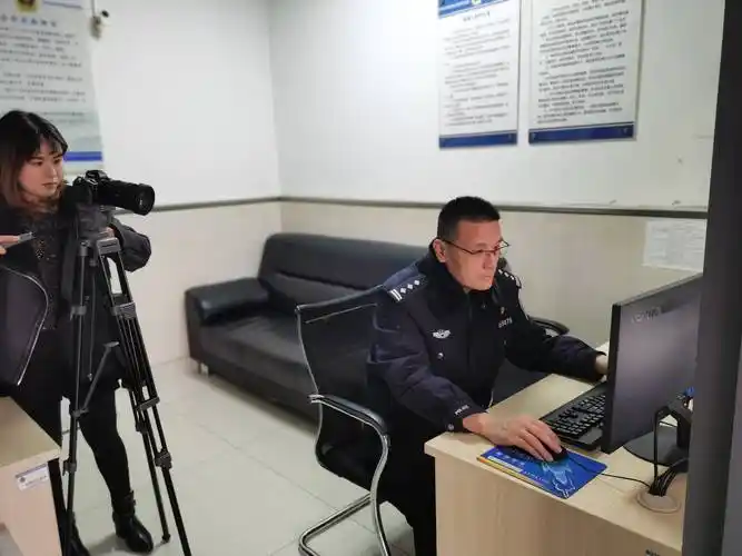记者新春走基层济南市公安局历下分局刑警大队雷霆办案只为守护你的