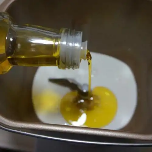 培根香葱奶酪卷,用了亚麻籽油,在口感上与黄油做的没有什么区别,但是