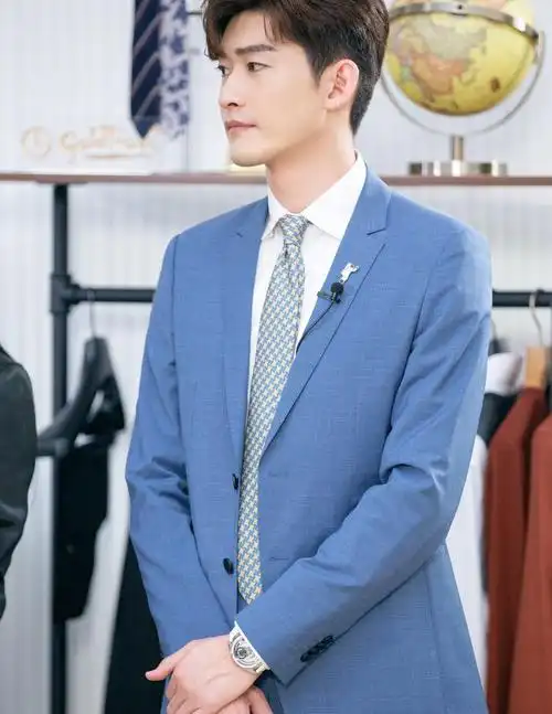 西装穿的要有型,单看张翰style,就晓得了,帅的不一样