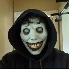 新款万圣节恐怖惊悚面具cosplay白脸微笑驱魔人面具