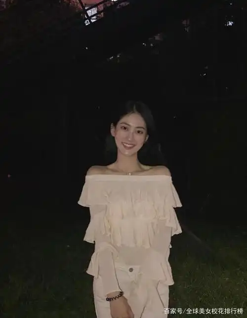 南京艺术学院高颜值美女吴璇