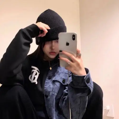 不露脸女头 手机控女头