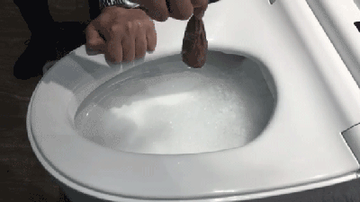 视觉污染,梦幻般的泡沫能有效解决如厕后辣眼睛的问题; 4,静音冲水