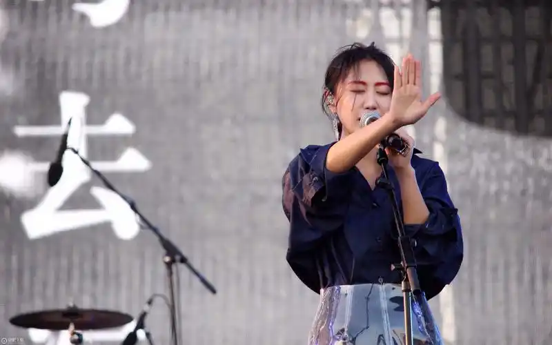 抖音虚拟谁唱的_虚拟歌手陈粒专辑详情(图文)