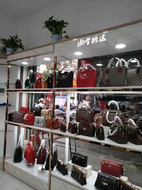 金路达皮具罗田店