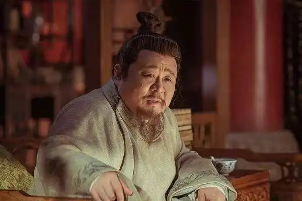 杨溥和杨荣都是在建文二年考中进士的,也一同被授予了翰林编修的官职.