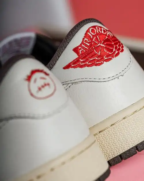 市价破 8k 的「倒钩 3.0」开箱上脚!本周发售,随时突袭!