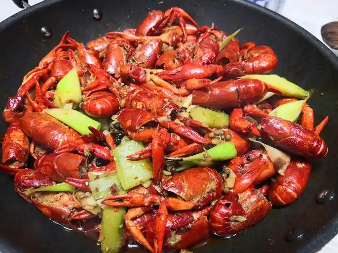 自己动手做一锅香辣小龙虾色香味俱全