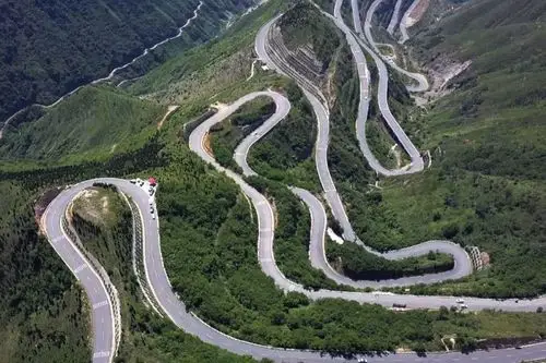 摩旅和自驾圈,七八公里的山路拐了将近15个弯