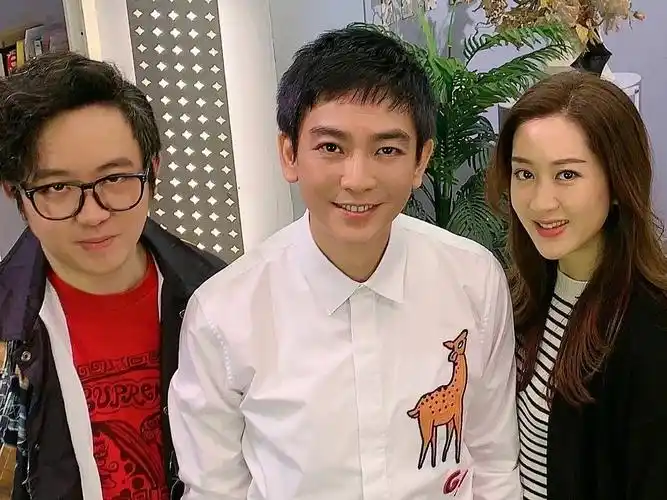 广东音乐家徐东蔚之子徐若琪外来媳妇本地郎里面鬼马精灵的康家四少